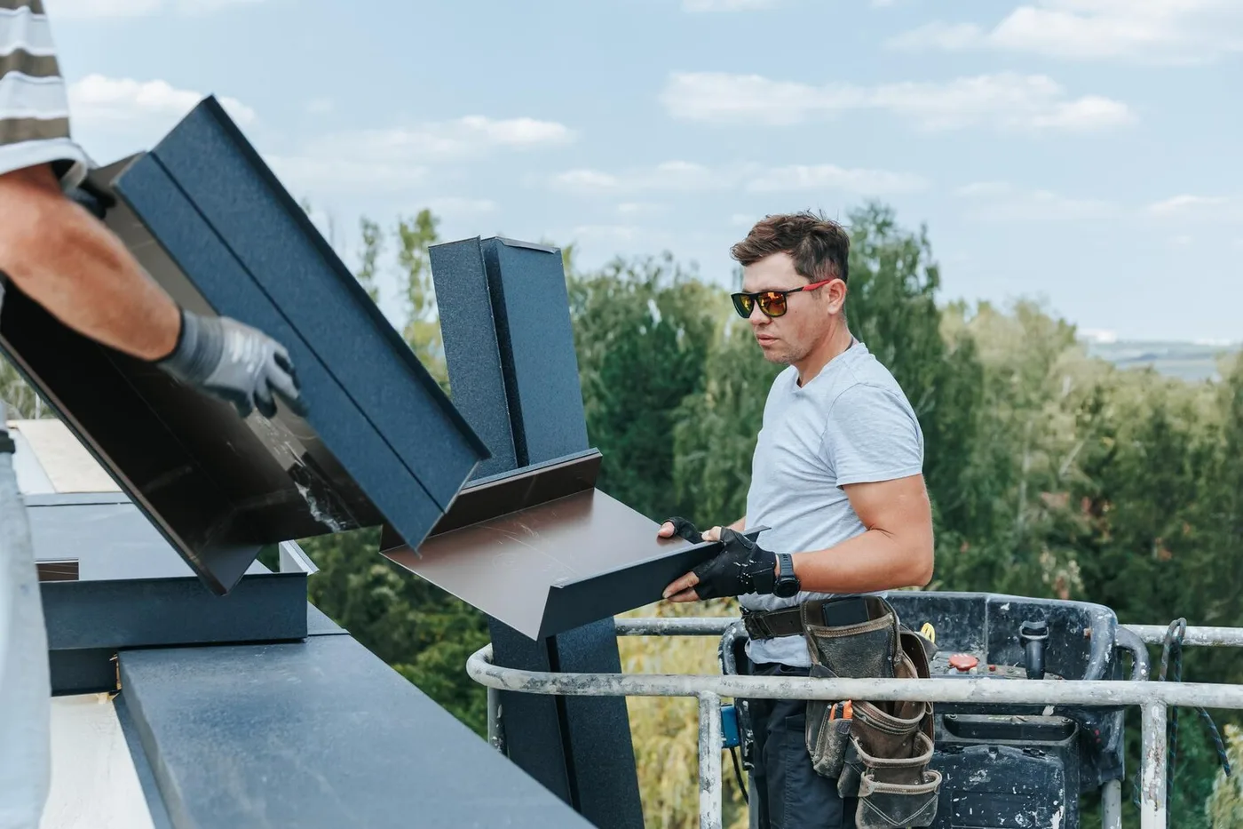 Gutter Installation Guide How Professionals Ensure A Perfect Fit — illustration