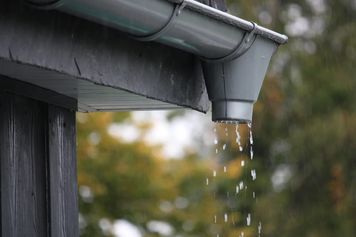The Benefits Of Installing Rain Chains — illustration